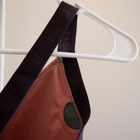 Nike Sports Bra - Picture 5 of 6